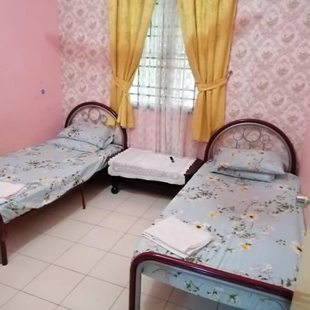 Homestay Perpaduan, Taman Bercham Raya Ulu Kinta Ipoh Perak Kampong Batu Lapan  Eksteriør billede
